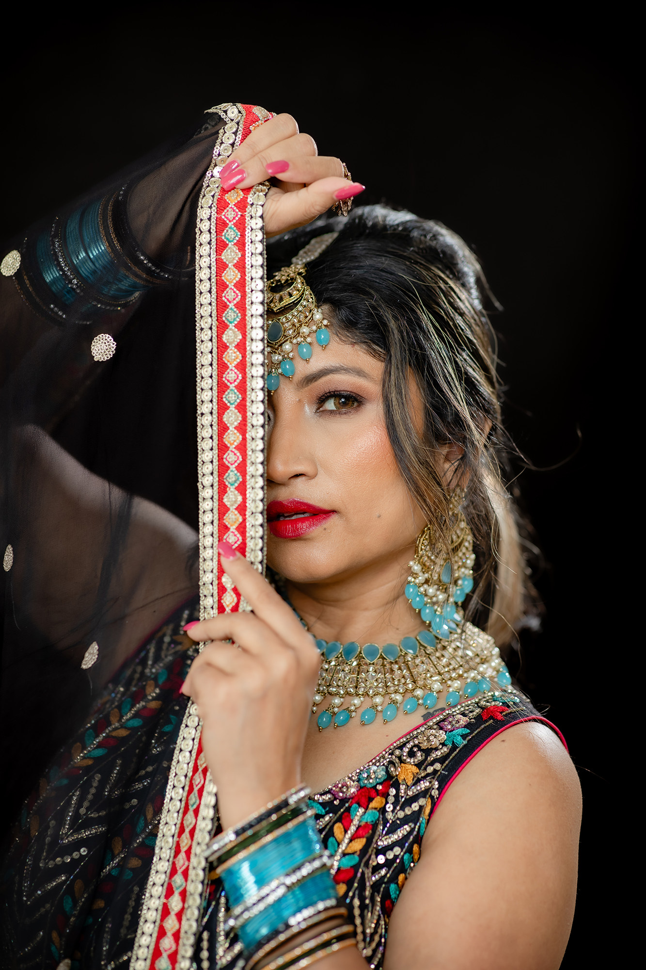 Best Engagement makeup & hairstyle artist | Pallavi Kadale